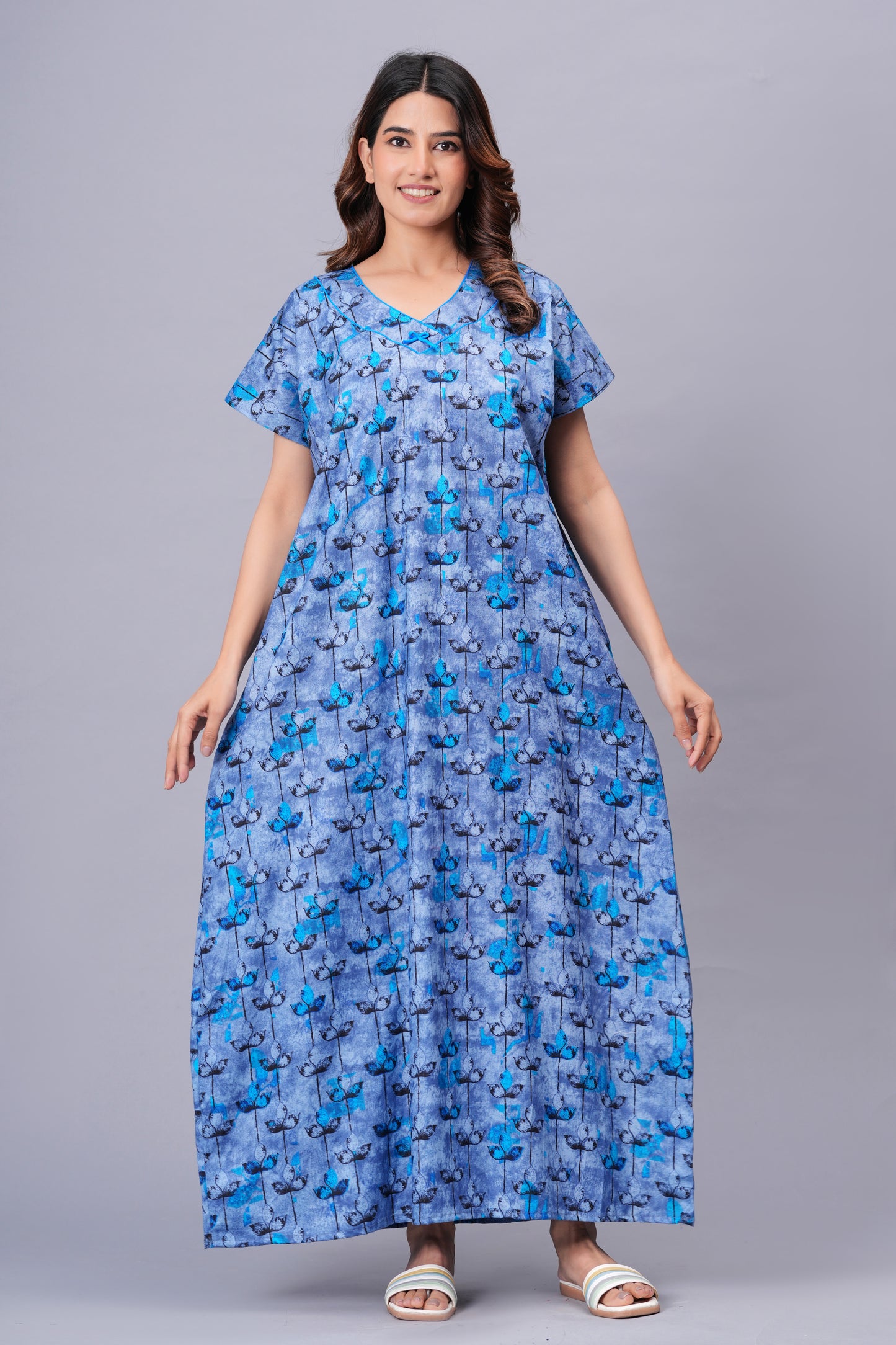 Women Cotton Floral Nightgown With Short Sleevess, Full Length And With Side Pockets (Free Size, Blue)